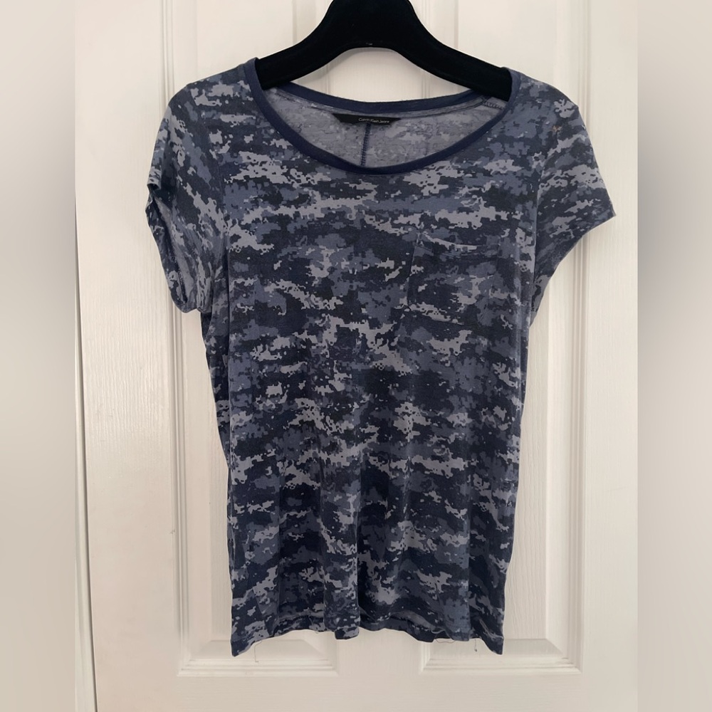Calvin Klein Jeans Pullover Capped Sleeves Navy Shades/Shapes W Pocket Tee